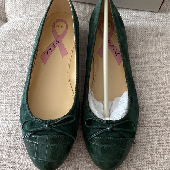 Marc Fisher Jodi Flat Green - Picture 2 of 5